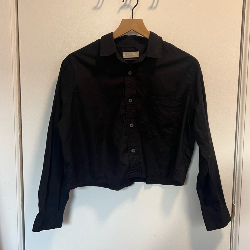Everlane black cropped collared button down shirt